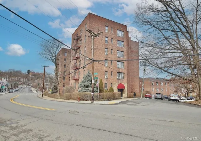 2nd image of 95 Sedgewick Ave, Yonkers, NY 10705