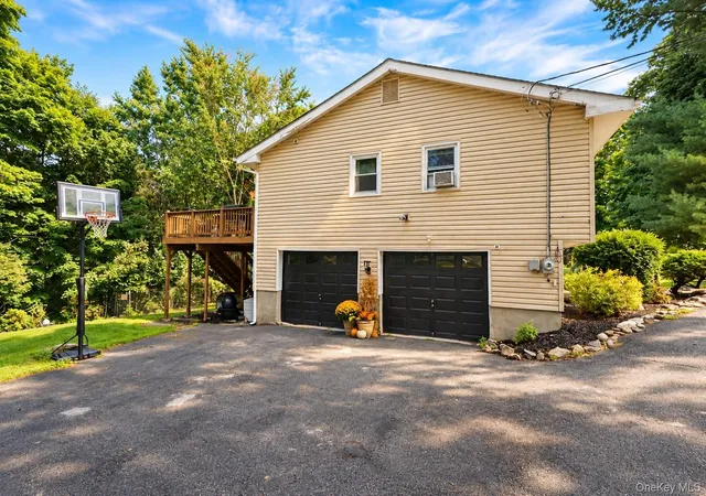 Photo 3 of Single family home for sale at 30 Laura Rd, Monroe, NY 10950 | MLS# 1040813 | Listing updated on 2026-10-06