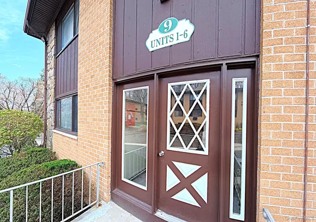 1st image of 9 E Lawrence Park Dr #1, Orangetown, NY 10968 | MLS# 1040836