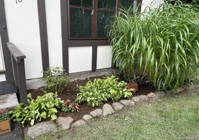 Photo 3 of Single family home for sale at 76 Sunny Brk Cir, Lloyd, NY 12528 | MLS# 1040838 | Listing updated on 2026-09-03