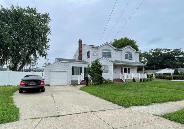 Photo 2 of Single family home for sale at 574 Rudwick Pl, Hempstead, NY 11554 | MLS# 1040859 | Listing updated on 2026-09-06