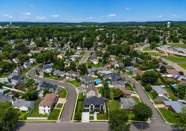 Photo 3 of Single family home for sale at 2017 Ladenburg Dr, Hempstead, NY 11590 | MLS# 1040868 | Listing updated on 2026-08-24