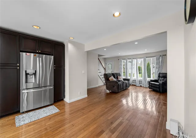 4th image of 78 Pengon Cir, Hempstead, NY 11554 | MLS# 1040869