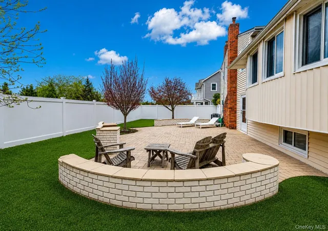 Photo 3 of Single family home for sale at 29 Donna Ln, Hempstead, NY 11561 | MLS# 1040870 | Listing updated on 2026-10-04