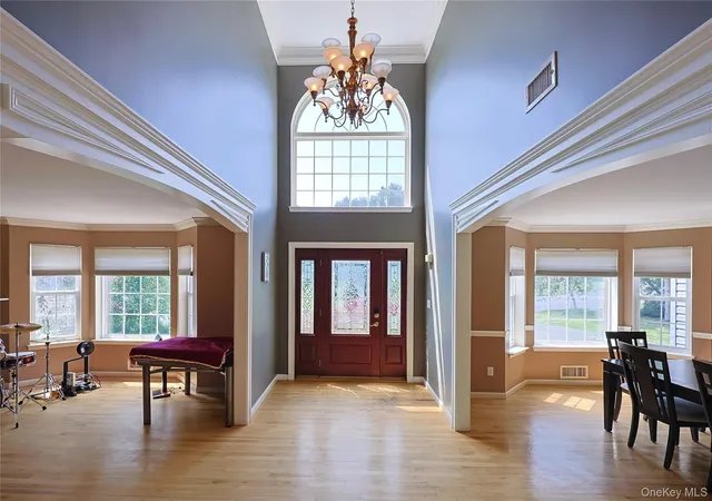 Photo 3 of Single family home for sale at 1010 Pine View, New Windsor, NY 12553 | MLS# 1040910 | Listing updated on 2026-08-28