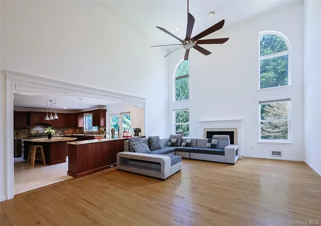 Photo 4 of Single family home for sale at 1010 Pine View, New Windsor, NY 12553 | MLS# 1040910 | Listing updated on 2026-08-28