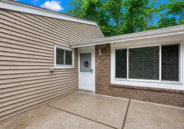Sale Pending at 236 Springmeadow Dr #I, Islip, NY 11741 | MLS# 1040917 | Listing updated on 2026-09-28