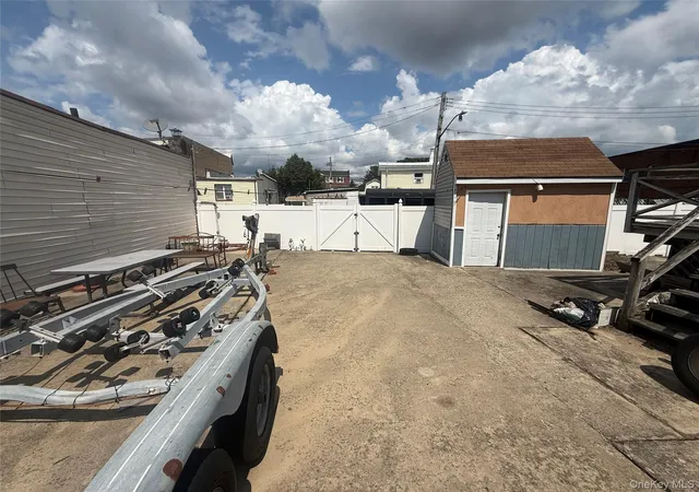 Photo 3 of Multi family home for sale at 649 E 86th Street, New York, NY 11236 | MLS# 1040961 | Listing updated on 2026-10-19