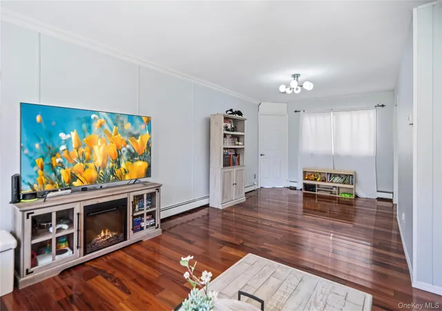 Photo 4 of Single family home for sale at 15 Parkwood Dr, Brookhaven, NY 11951 | MLS# 1040965 | Listing updated on 2026-09-30