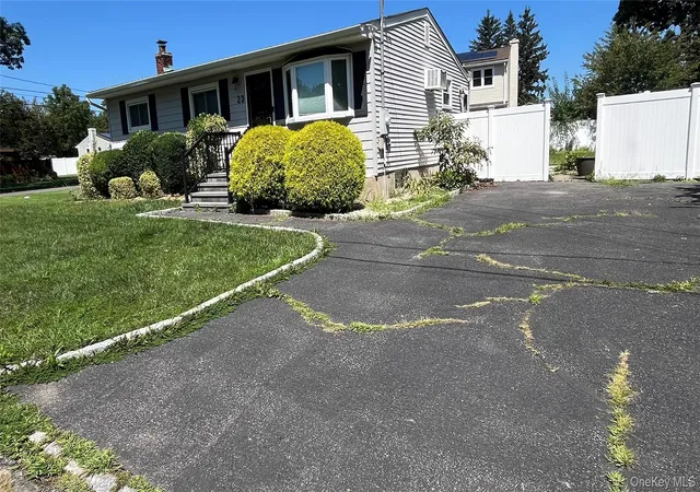Photo 3 of Sale Pending at 23 Pine St, Islip, NY 11717 | MLS# 1040975 | Listing updated on 2026-09-12