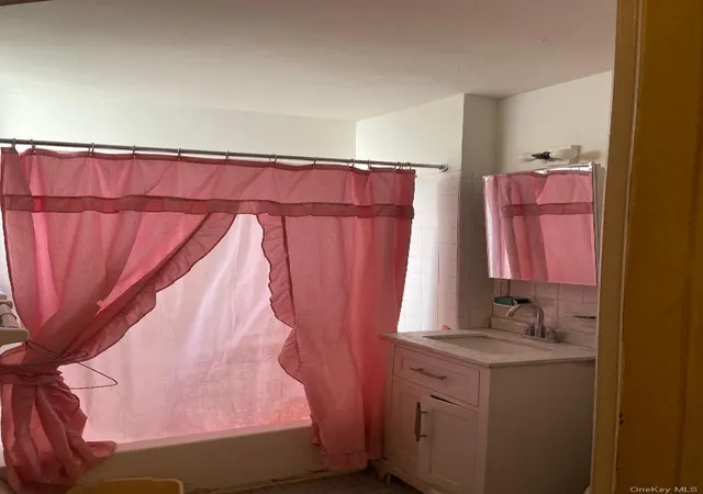 Photo 4 of Condo for sale at 478 Bainbridge St #1A, New York, NY 11233 | MLS# 1040979 | Listing updated on 2026-08-24