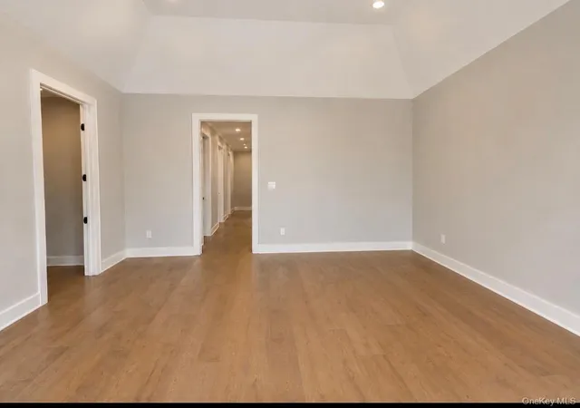 Photo 4 of Single family home for sale at 35 Bedford St, Babylon, NY 11798 | MLS# 1040989 | Listing updated on 2026-10-10