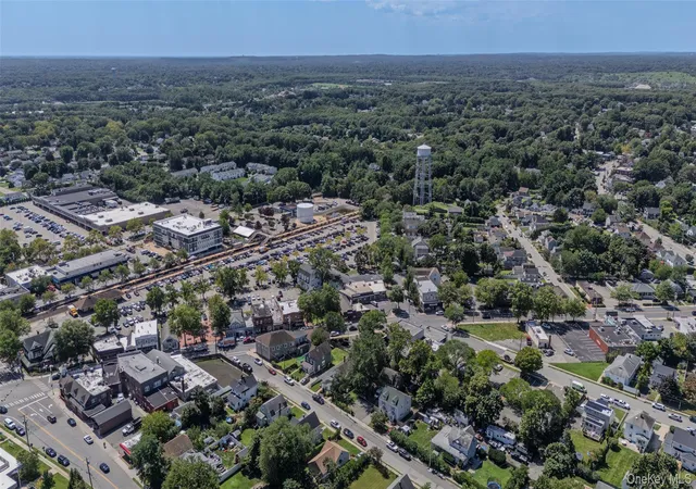 Listing Photo 2 - Condo for sale in building located at 20-22 Henry St, Smithtown, NY 11754 - Unit #