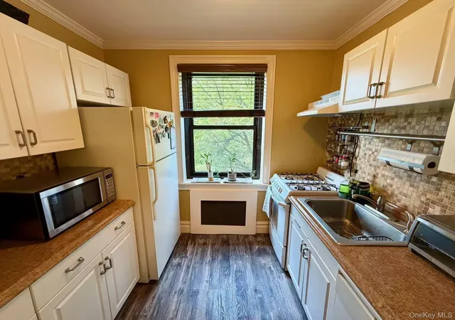 Photo 2 of Condo for sale at 211 05 75th Avenue #3D, New York, NY 11364 | MLS# 1041028 | Listing updated on 2026-08-21