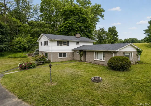3rd image of 21 Courts Ln, Hudson, NY 12534 | MLS# 1041067