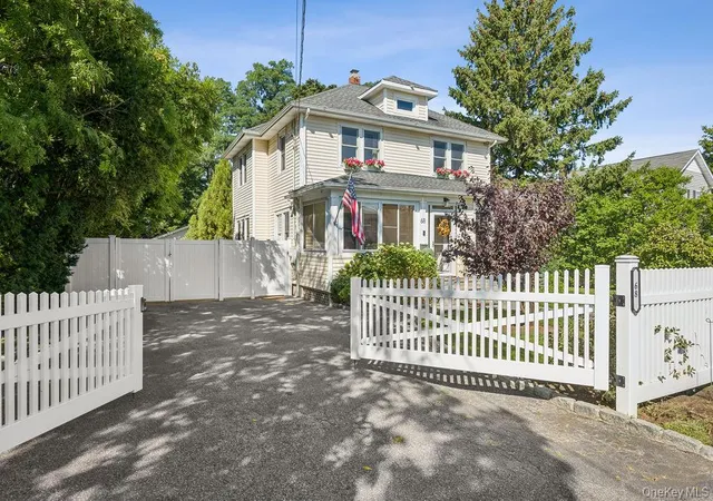 Photo 3 of Sale Pending at 68 Lincoln Ave, Islip, NY 11782 | MLS# 1041069 | Listing updated on 2026-10-02