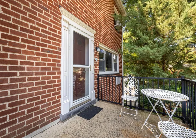 Listing Photo 2 - Condo for sale in building located at 4 Charter Cir, Ossining, NY 10562 - Unit #4