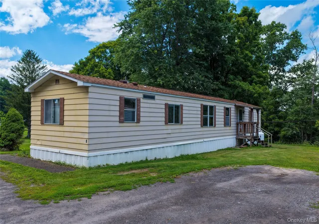 Photo 2 of Manufactured home for sale at 3 Kelloggs Ct, Catskill, NY 12451 | MLS# 1041105 | Listing updated on 2026-08-21