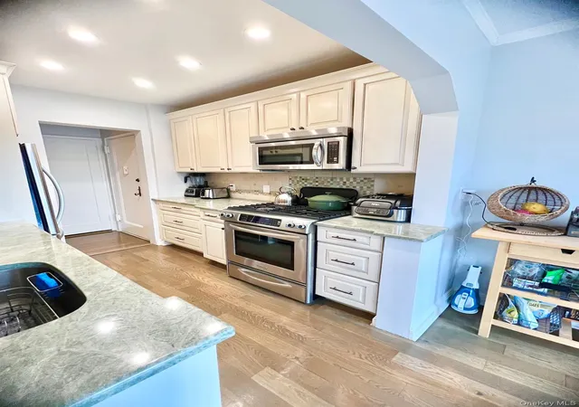 Photo 3 of Sale Pending at 104 S Village Ave #1H, Hempstead, NY 11570 | MLS# 1041107 | Listing updated on 2026-09-25