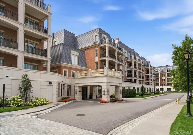Photo 3 of Condo for sale at 3000 Royal Ct #3206, North Hempstead, NY 11040 | MLS# 1041130 | Listing updated on 2026-08-21