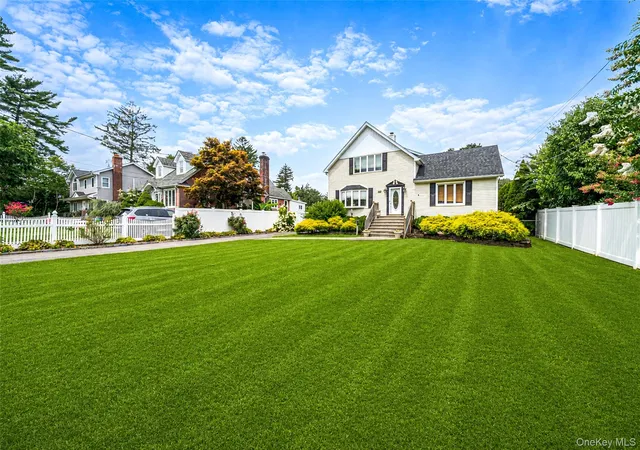 Photo 1 of Sale Pending at 67 Boulevard Ave, Huntington, NY 11740 | MLS# 1041158 | Listing updated on 2026-09-29