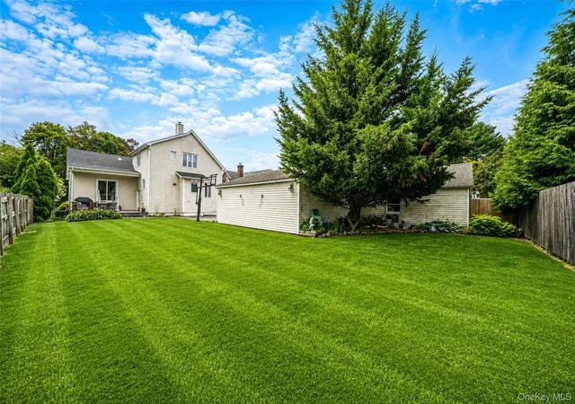 Photo 4 of Sale Pending at 67 Boulevard Ave, Huntington, NY 11740 | MLS# 1041158 | Listing updated on 2026-09-29