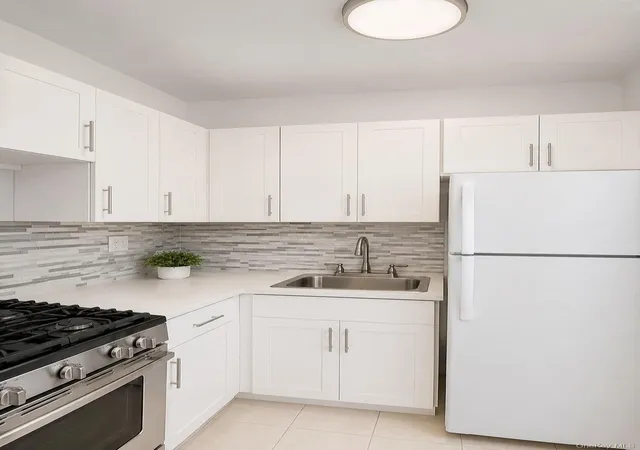 Photo 3 of House for sale at 333 E 46th Street #10E, New York, NY 10017 | MLS# 1041162 | Listing updated on 2026-08-21