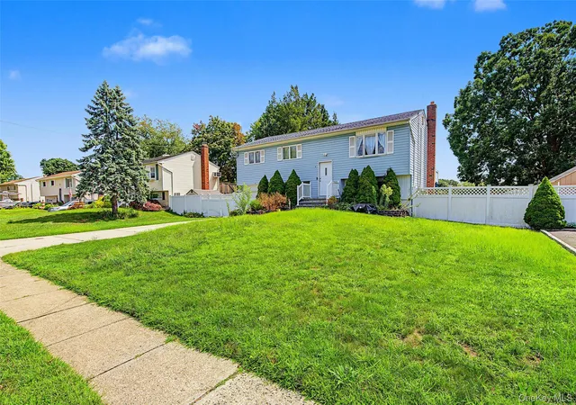 2nd image of 1604 Church St, Islip, NY 11741 | MLS# 1041174