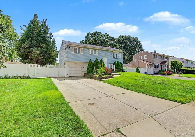 3rd image of 1604 Church St, Islip, NY 11741 | MLS# 1041174