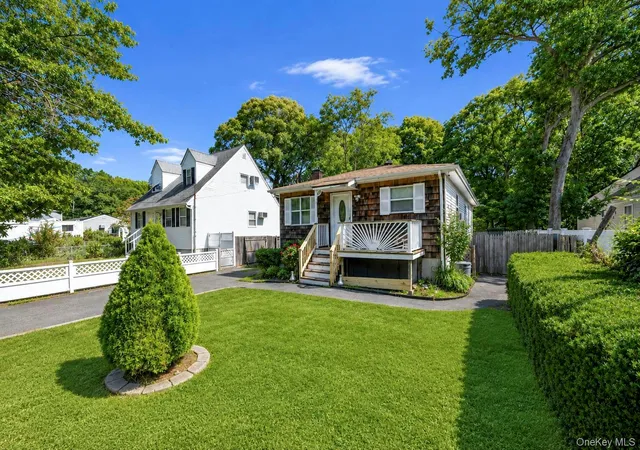 3rd image of 166 Auborn Ave, Brookhaven, NY 11967 | MLS# 1041175