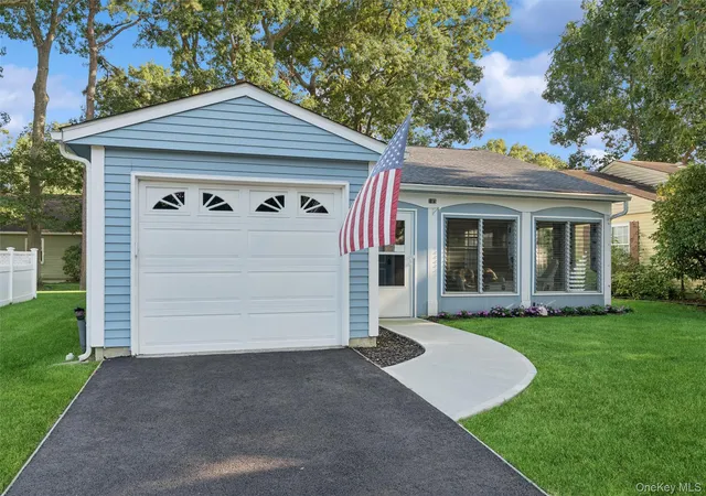 Photo 3 of Sale Pending at 185 Kingston Dr, Brookhaven, NY 11961 | MLS# 1041185 | Listing updated on 2026-09-22