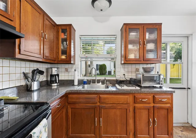 Photo 4 of Sale Pending at 185 Kingston Dr, Brookhaven, NY 11961 | MLS# 1041185 | Listing updated on 2026-09-22