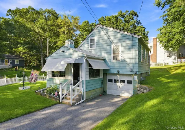 Photo 3 of Single family home for sale at 10 Birchwood Ter, Hyde Park, NY 12601 | MLS# 1041207 | Listing updated on 2026-09-01