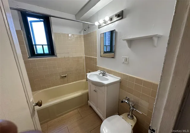 1st image of 1579 Metropolitan Ave #6H, New York, NY 10462 | MLS# 1041237
