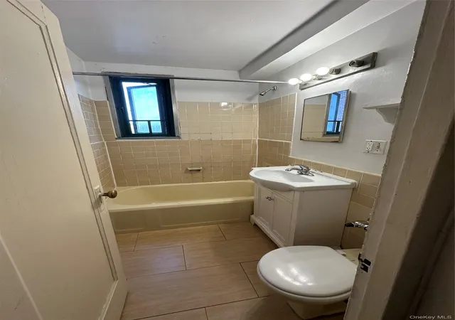 17th image of 1579 Metropolitan Ave #6H, New York, NY 10462 | MLS# 1041237
