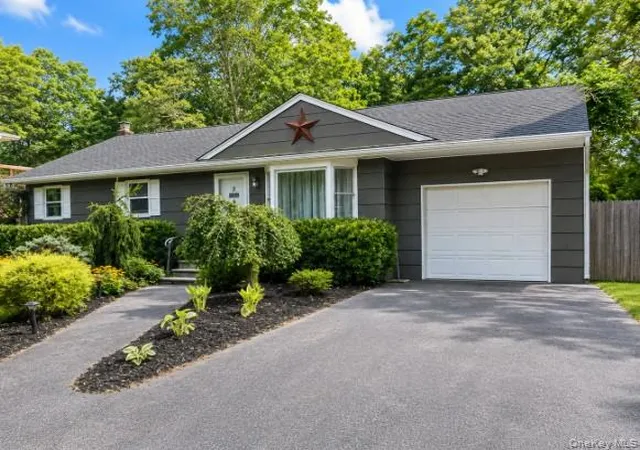 Photo 1 of Sale Pending at 32 Robinson Ave, Brookhaven, NY 11763 | MLS# 1041239 | Listing updated on 2026-09-20