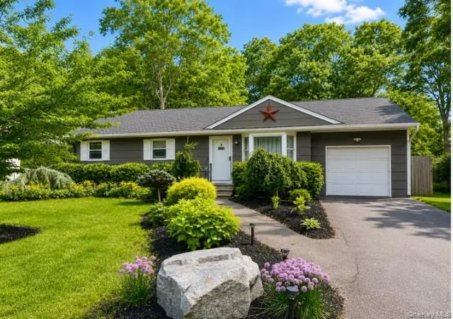 2nd image of 32 Robinson Ave, Brookhaven, NY 11763 | MLS# 1041239
