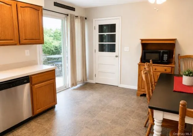 5th image of 32 Robinson Ave, Brookhaven, NY 11763 | MLS# 1041239