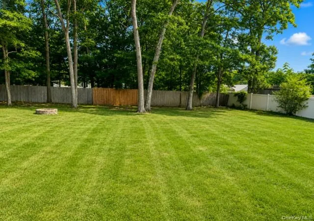 10th image of 32 Robinson Ave, Brookhaven, NY 11763 | MLS# 1041239