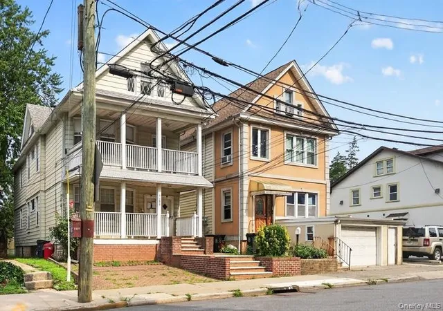 Photo 2 of Multi family home for sale at 1125 Victory Blvd, New York, NY 10301 | MLS# 1041254 | Listing updated on 2026-08-24