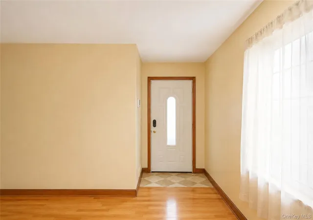 Photo 4 of Single family home for sale at 3895 Amboy Rd, New York, NY 10308 | MLS# 1041255 | Listing updated on 2026-08-24