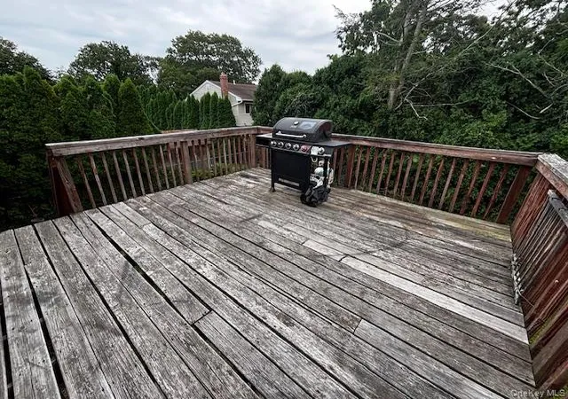 Photo 4 of Single family home for sale at 305 10th Avenue, Huntington, NY 11731 | MLS# 1041256 | Listing updated on 2026-08-22