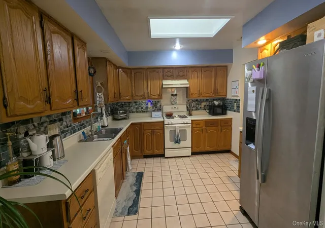 Photo 3 of Single family home for sale at 21 Kleitz Ave, Highlands, NY 10928 | MLS# 1041268 | Listing updated on 2026-08-27
