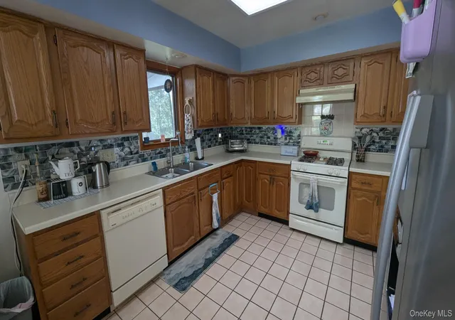 Photo 4 of Single family home for sale at 21 Kleitz Ave, Highlands, NY 10928 | MLS# 1041268 | Listing updated on 2026-08-27