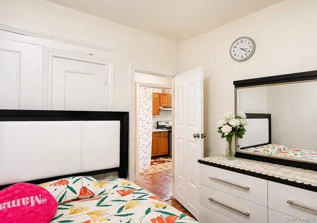 Listing Photo 5 - Condo for sale in building located at 1255 Elder Ave, New York, NY 10472