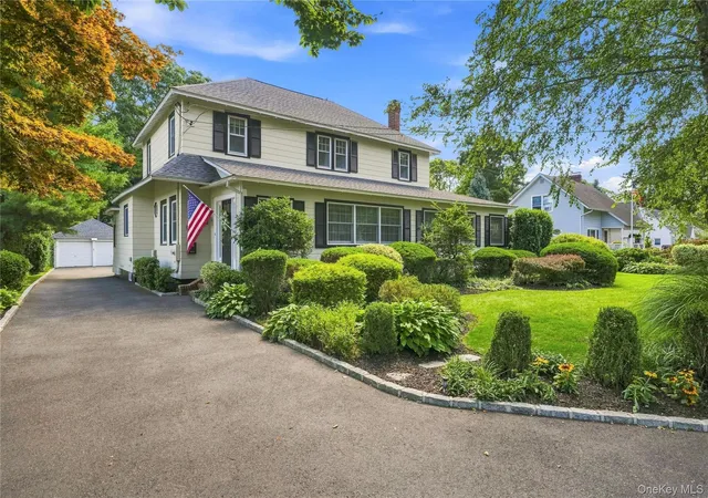 Photo 1 of Single family home for sale at 556 N Windsor Ave, Islip, NY 11718 | MLS# 1041275 | Listing updated on 2026-09-06