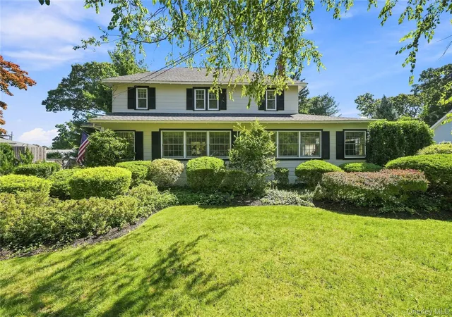 Photo 2 of Single family home for sale at 556 N Windsor Ave, Islip, NY 11718 | MLS# 1041275 | Listing updated on 2026-09-06