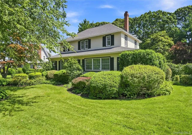 Photo 3 of Single family home for sale at 556 N Windsor Ave, Islip, NY 11718 | MLS# 1041275 | Listing updated on 2026-09-06