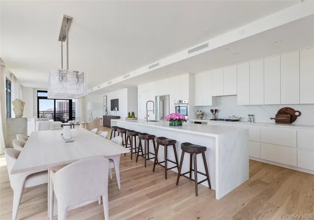 Listing Photo 2 - Condo for sale in building located at 100 Boardwalk, Hempstead, NY 11561 - Unit #402 A