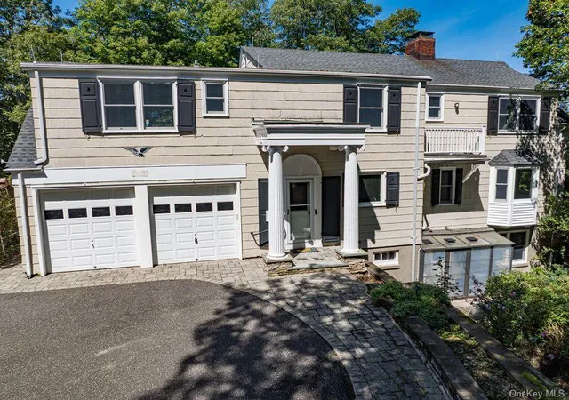 Photo 1 of Single family home for sale at 105 Laurel Ln, Brookhaven, NY 11777 | MLS# 1041354 | Listing updated on 2026-09-04